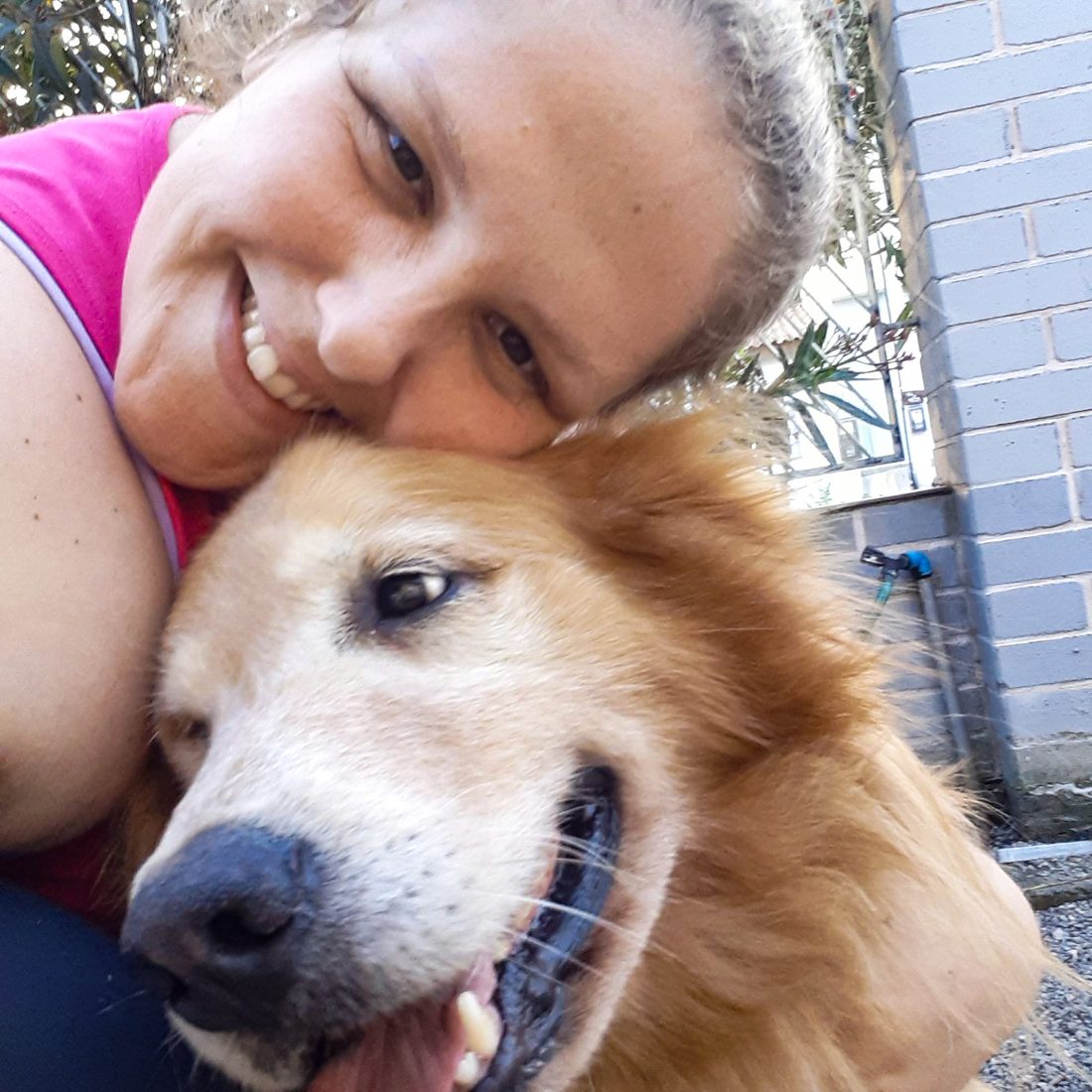 Liliane com um cão